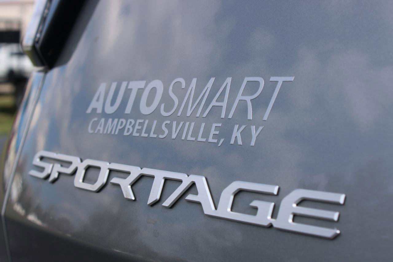 Used 2024 Kia Sportage LX image 6