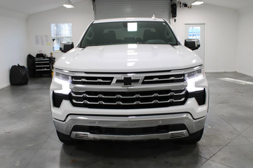 Used 2024 Chevrolet Silverado 1500 LTZ image 3