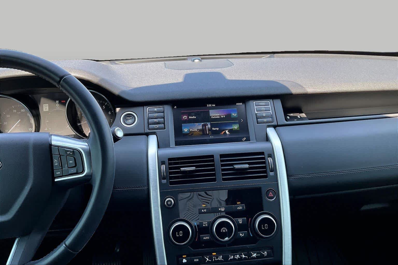 Used 2017 Land Rover Discovery Sport HSE AWD/4WD image 6
