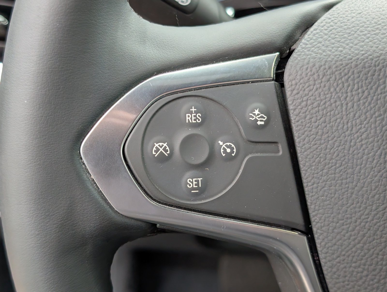 Used 2023 Chevrolet Traverse LT AWD/4WD image 25