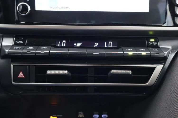 Used 2025 Toyota Camry LE FWD image 29