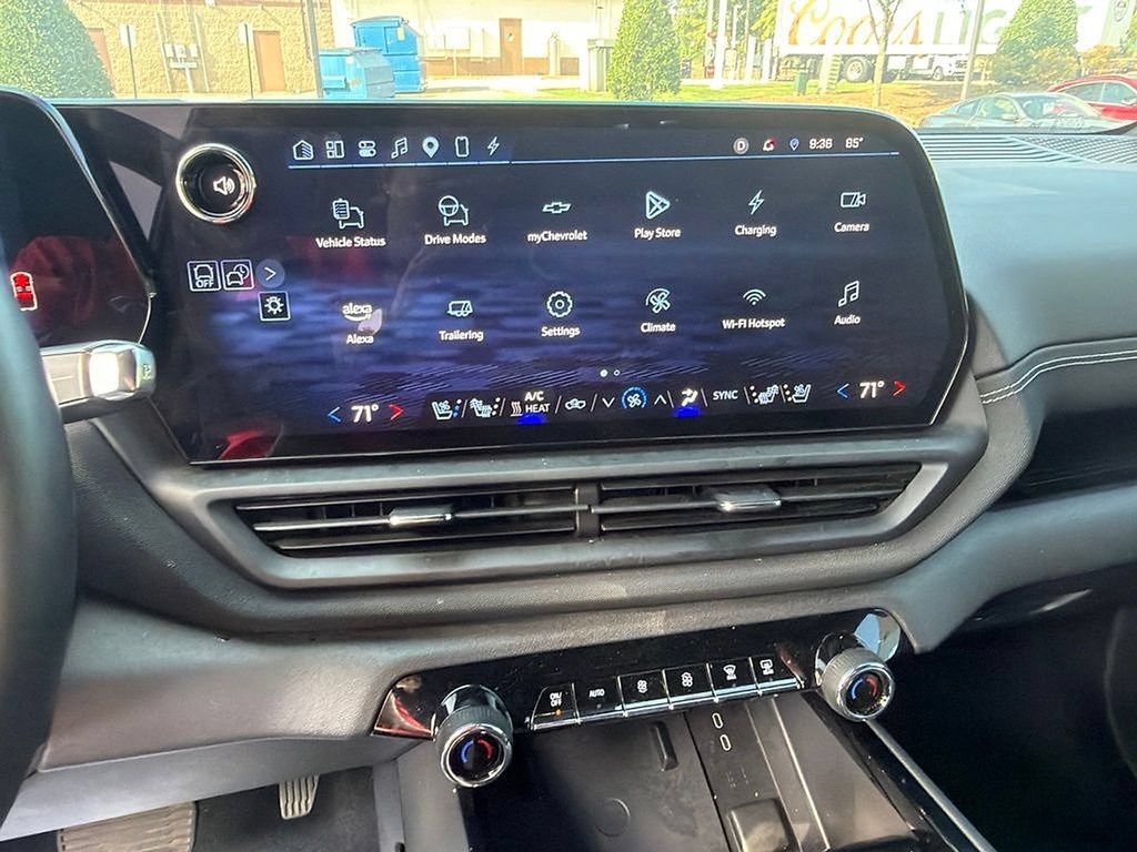 Used 2025 Chevrolet Silverado EV LT AWD/4WD image 12