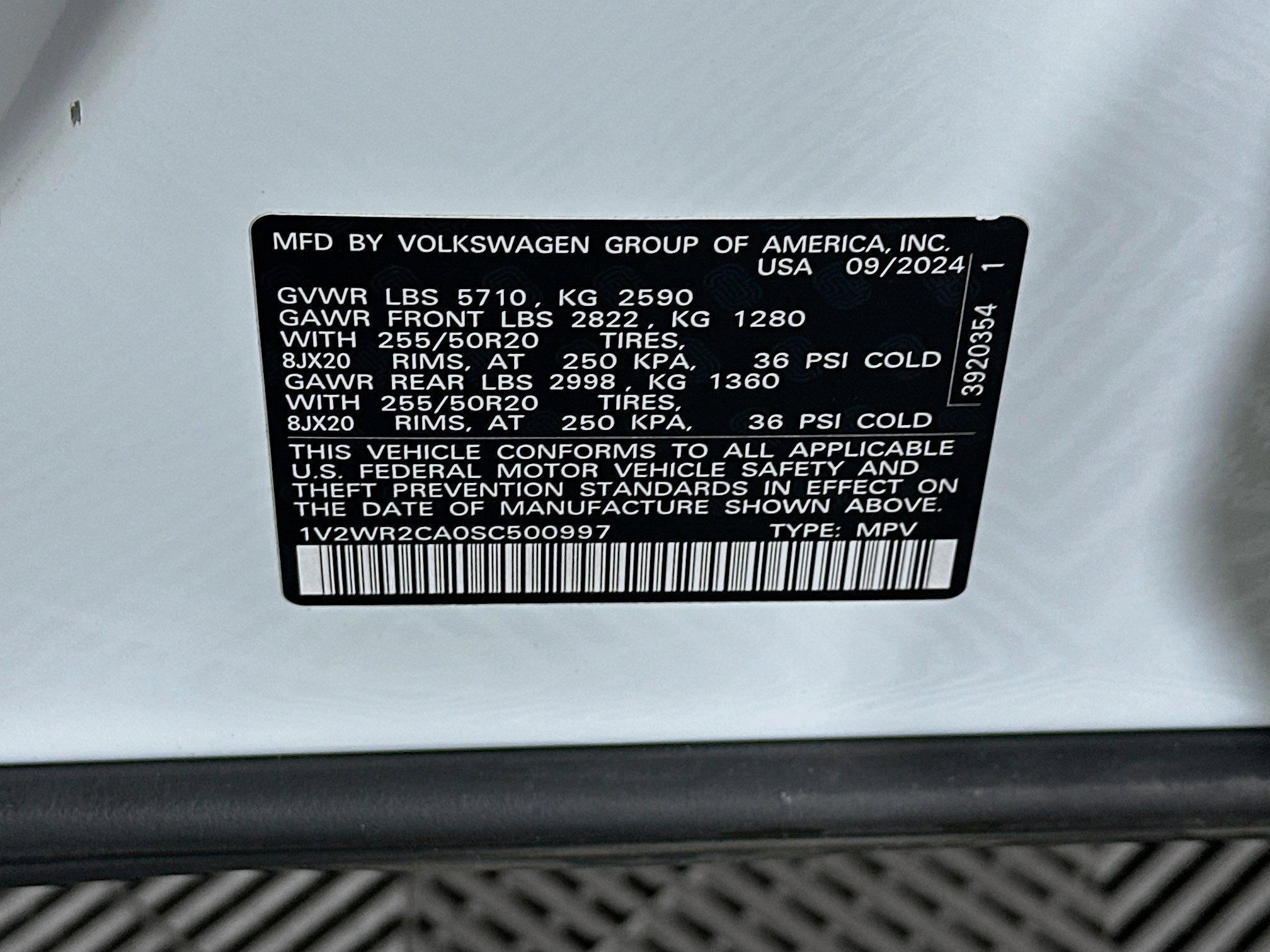 Used 2025 Volkswagen Atlas SE image 12