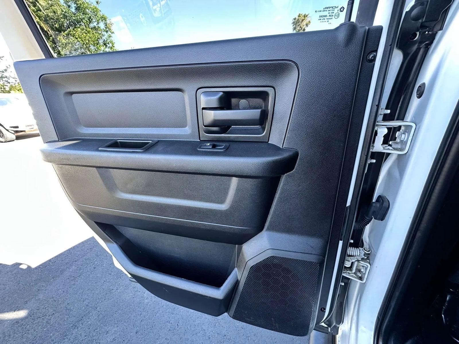 Used 2020 RAM 2500 Tradesman w/ Chrome Appearance Group AWD/4WD image 17