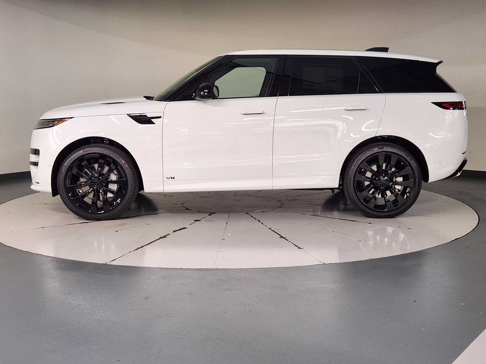 New 2026 Land Rover Range Rover Sport Dynamic SE AWD/4WD image 5