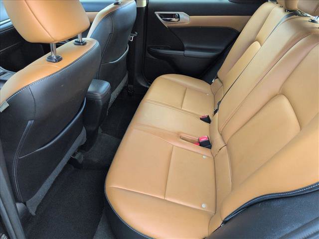 Used 2016 Lexus CT 200h image 16