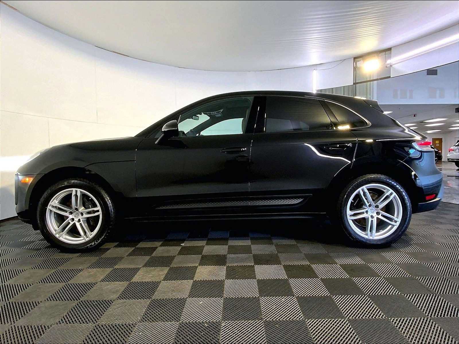 Used 2023 Porsche Macan AWD/4WD video 2