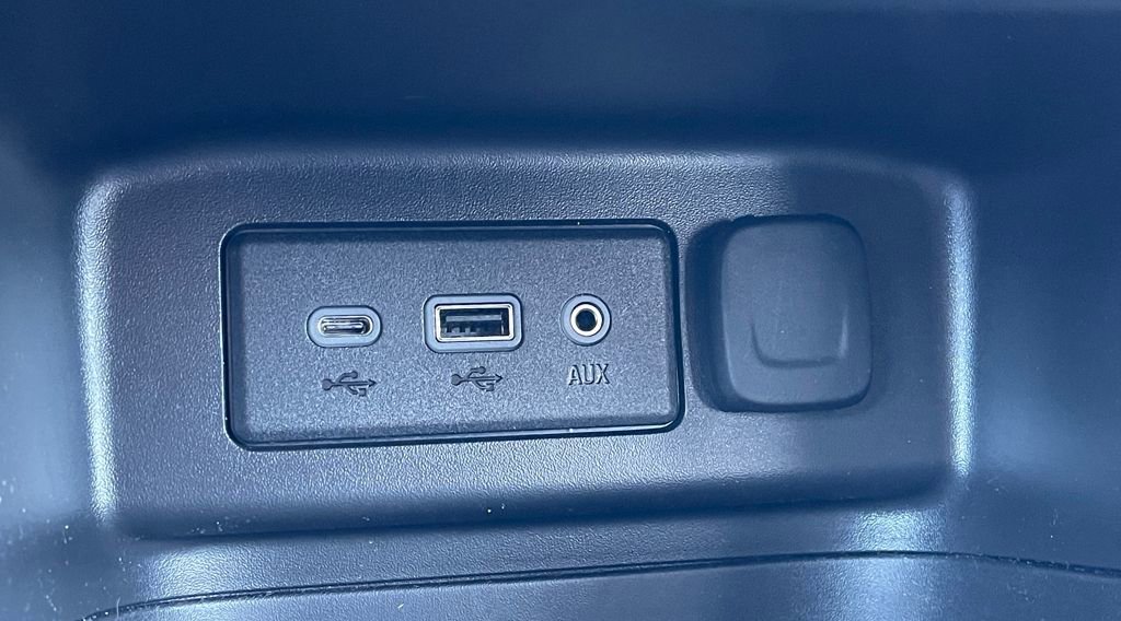 Used 2023 Chevrolet Equinox LT image 29