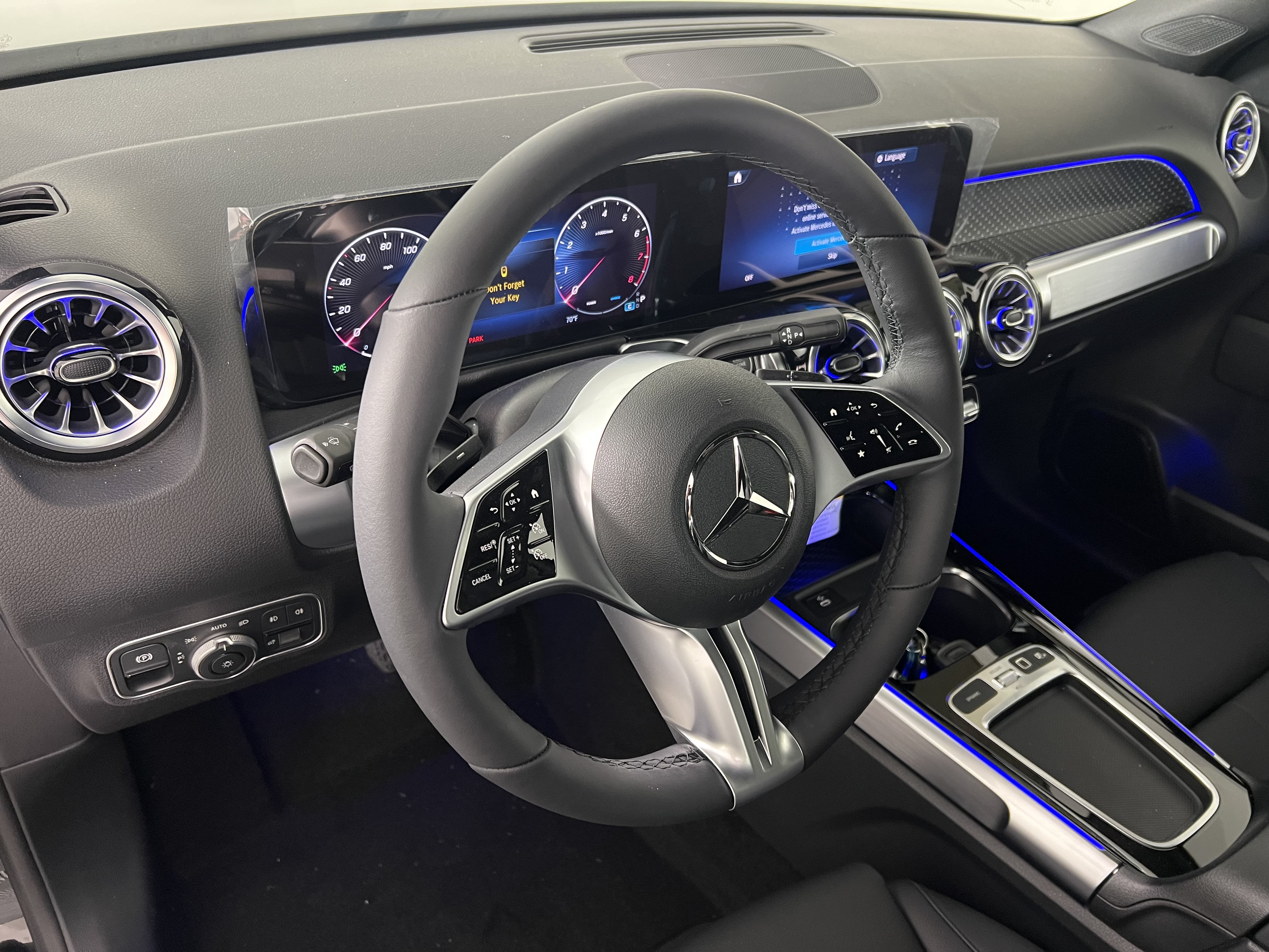 Used 2025 Mercedes-Benz GLB 250 4MATIC image 18