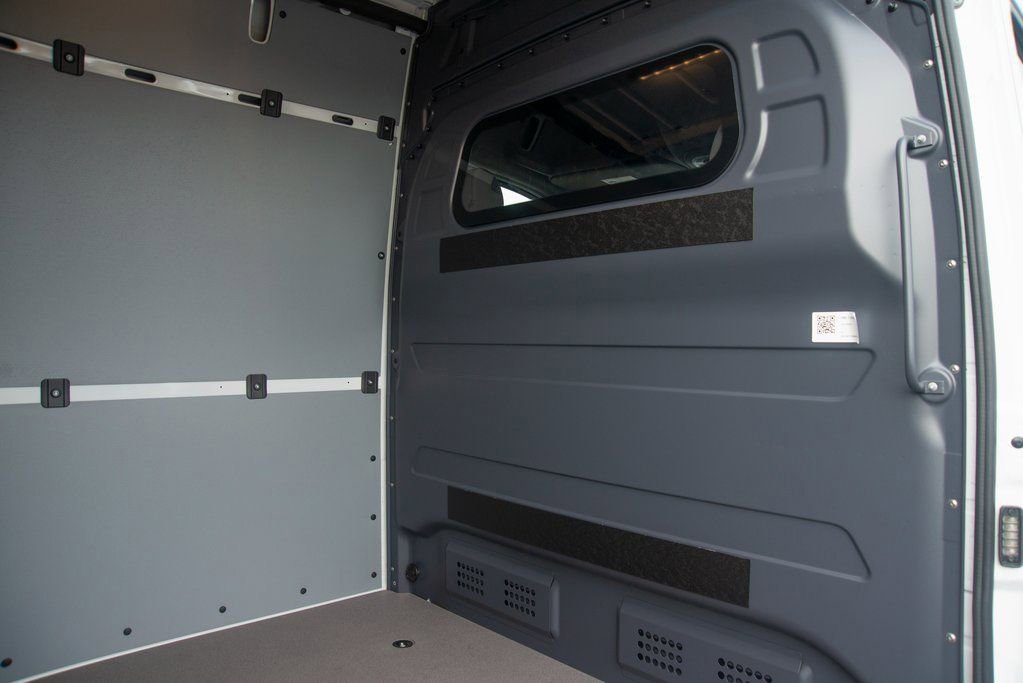 Used 2024 Mercedes-Benz Sprinter 3500 image 39