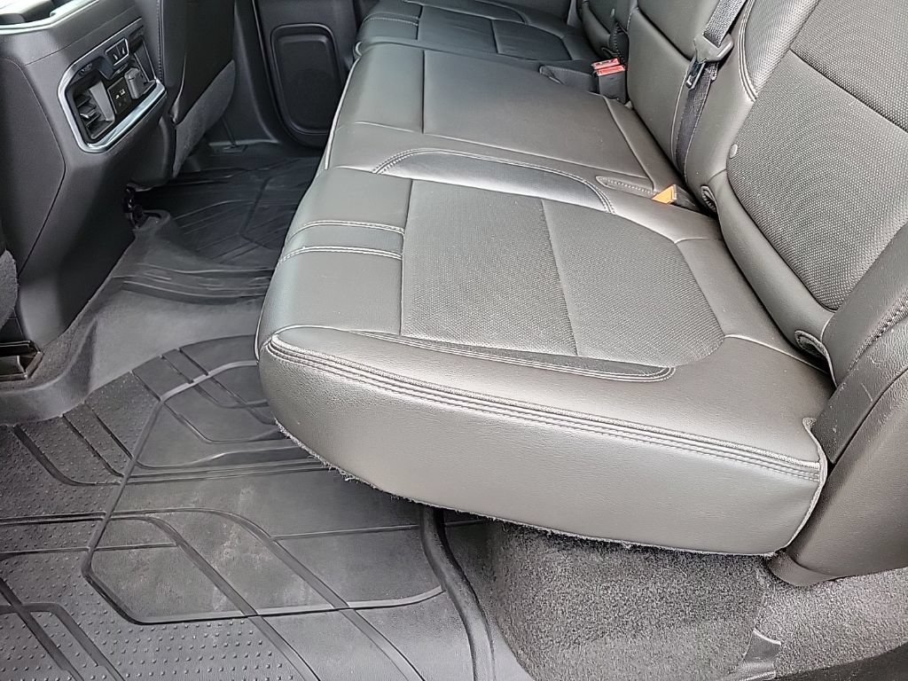 Used 2019 Chevrolet Silverado 1500 High Country w/ Technology Package AWD/4WD image 8