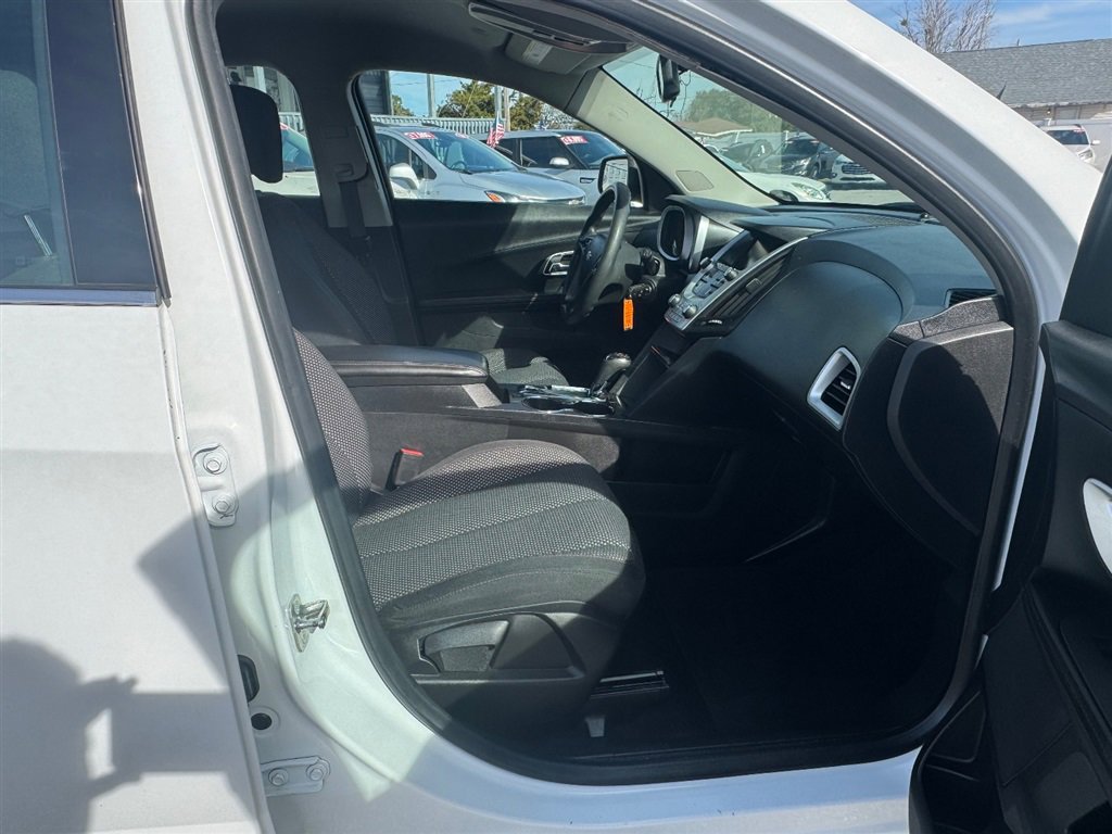 Used 2016 Chevrolet Equinox LS image 11