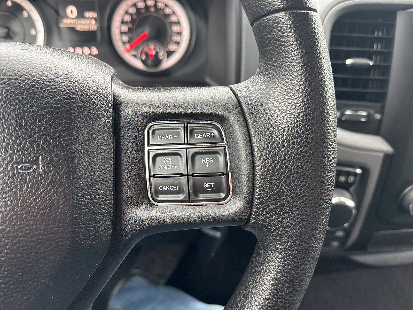 Used 2015 RAM 1500 Express AWD/4WD image 35