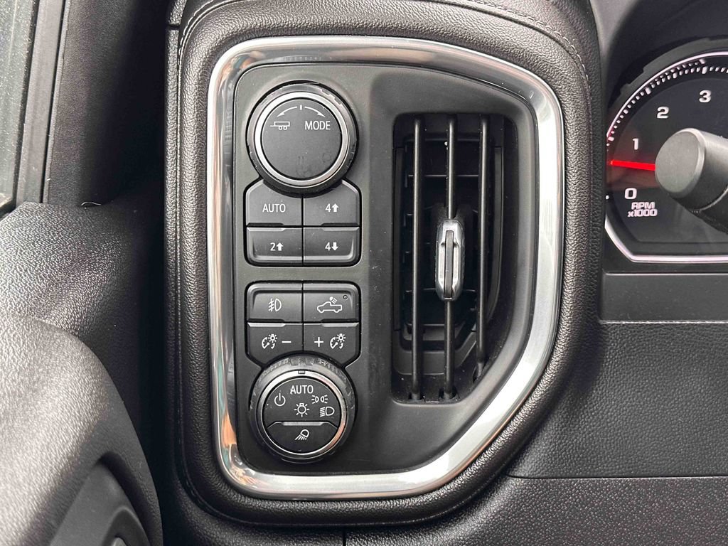 Used 2022 Chevrolet Silverado 2500 LTZ w/ LTZ Plus Package AWD/4WD image 30