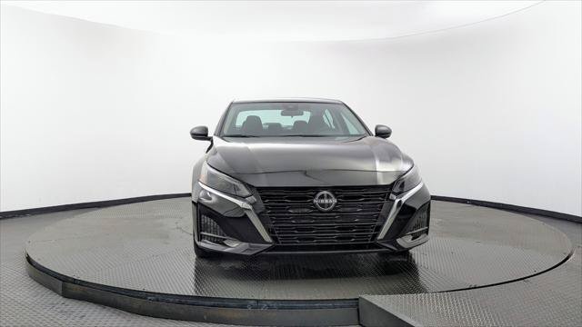 Used 2025 Nissan Altima 2.5 SV FWD image 12