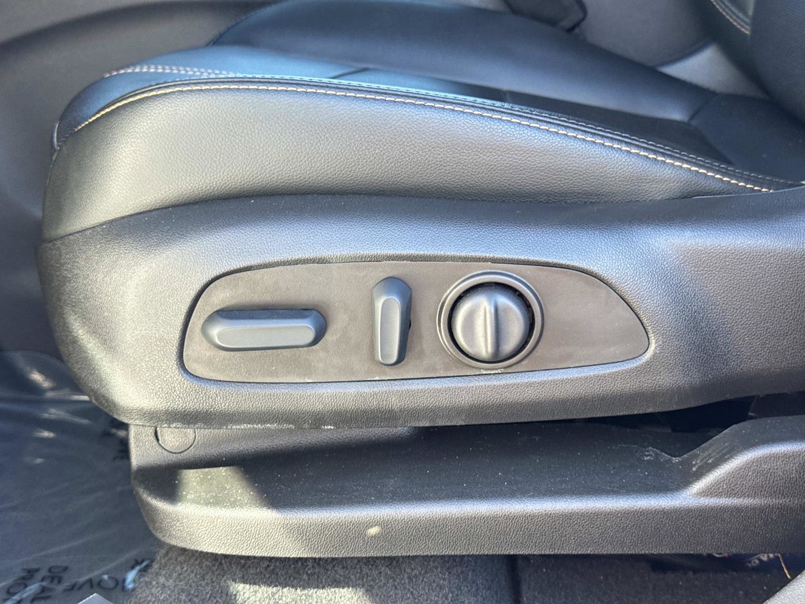 Used 2022 Chevrolet Equinox Premier image 20