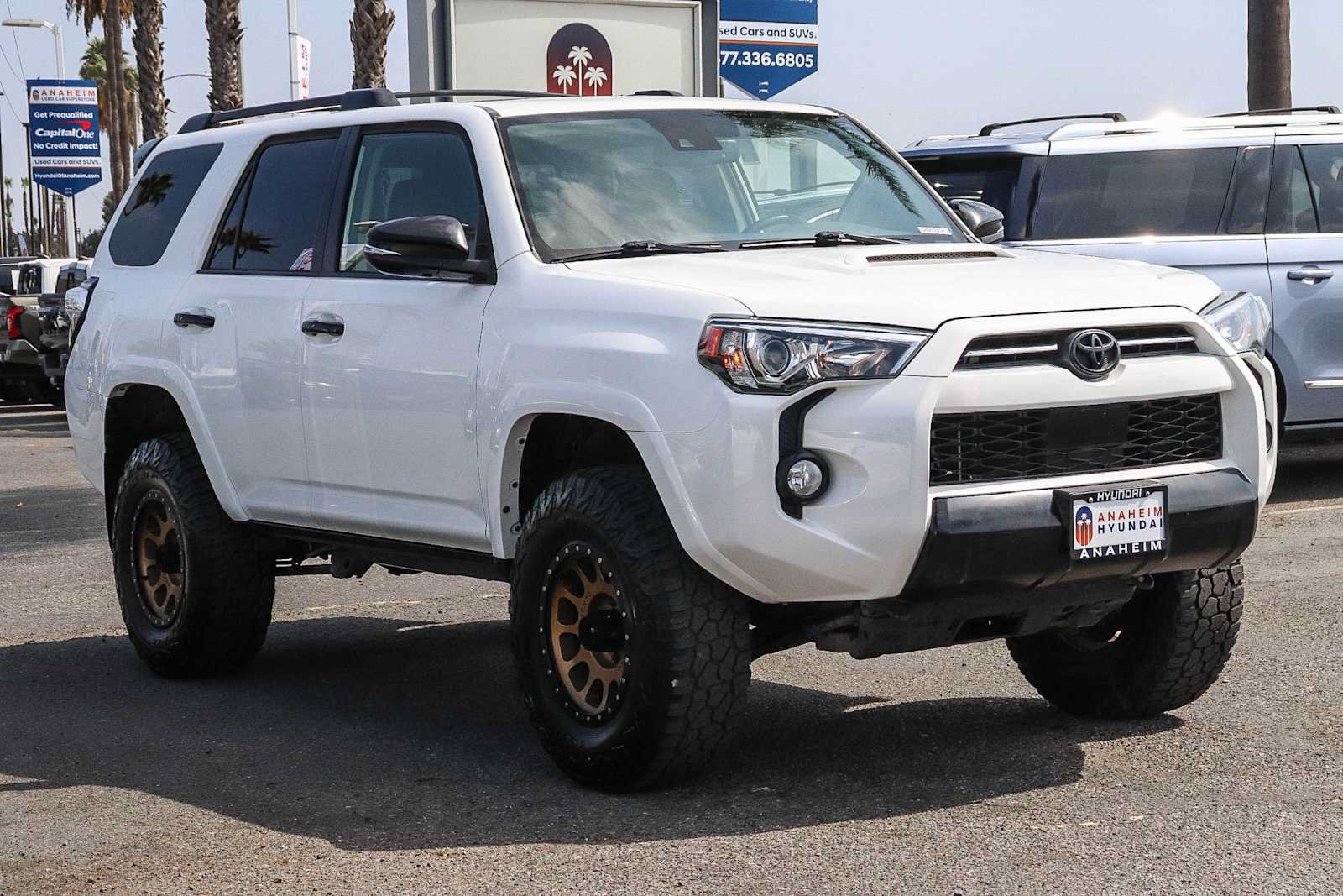 Used 2020 Toyota 4Runner Venture w/ Moonroof Package AWD/4WD image 3