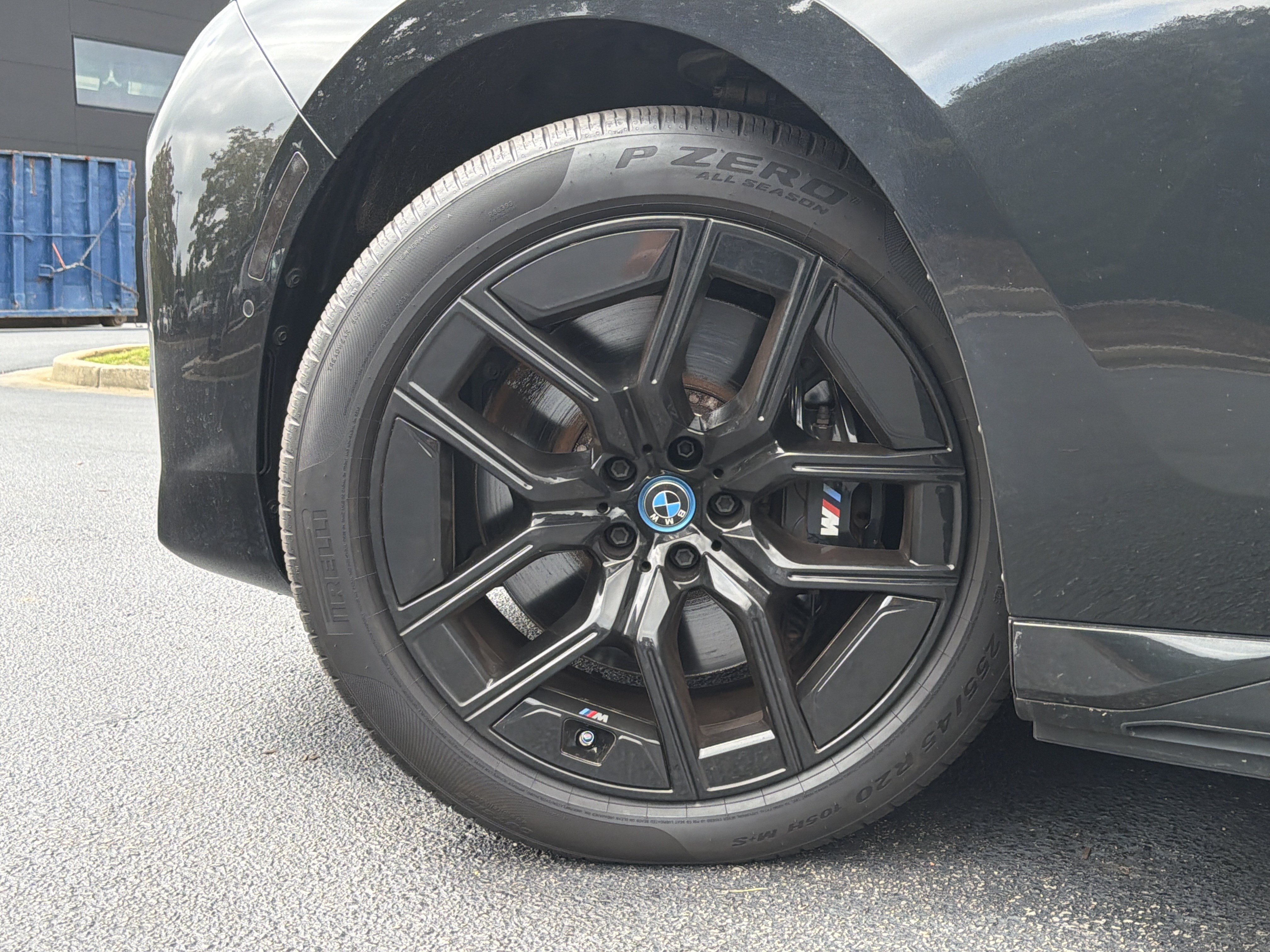 Used 2023 BMW i7 xDrive60 AWD/4WD image 14