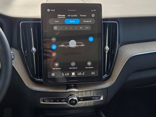 New 2026 Volvo XC60 B5 Plus AWD/4WD image 17