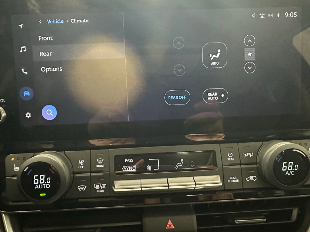 Used 2025 Toyota Grand Highlander AWD image 32