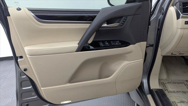 Used 2018 Lexus LX 570 4WD image 13