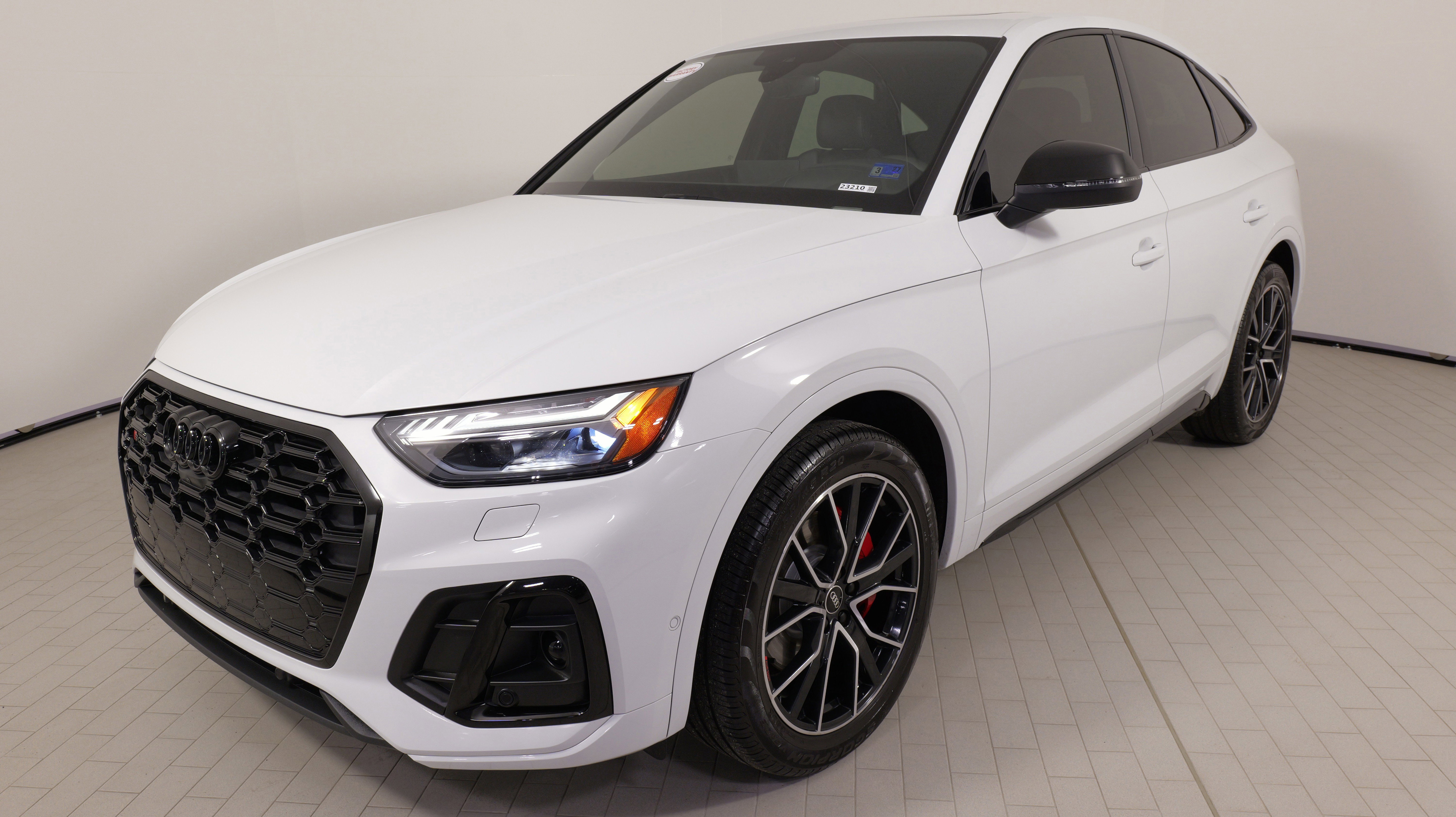Used 2023 Audi SQ5 Prestige image 4