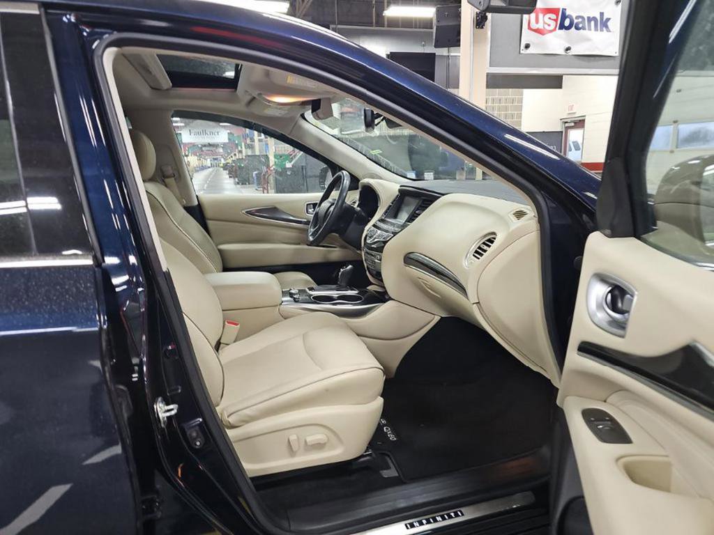 Used 2020 INFINITI QX60 Luxe w/ Essential Package image 3