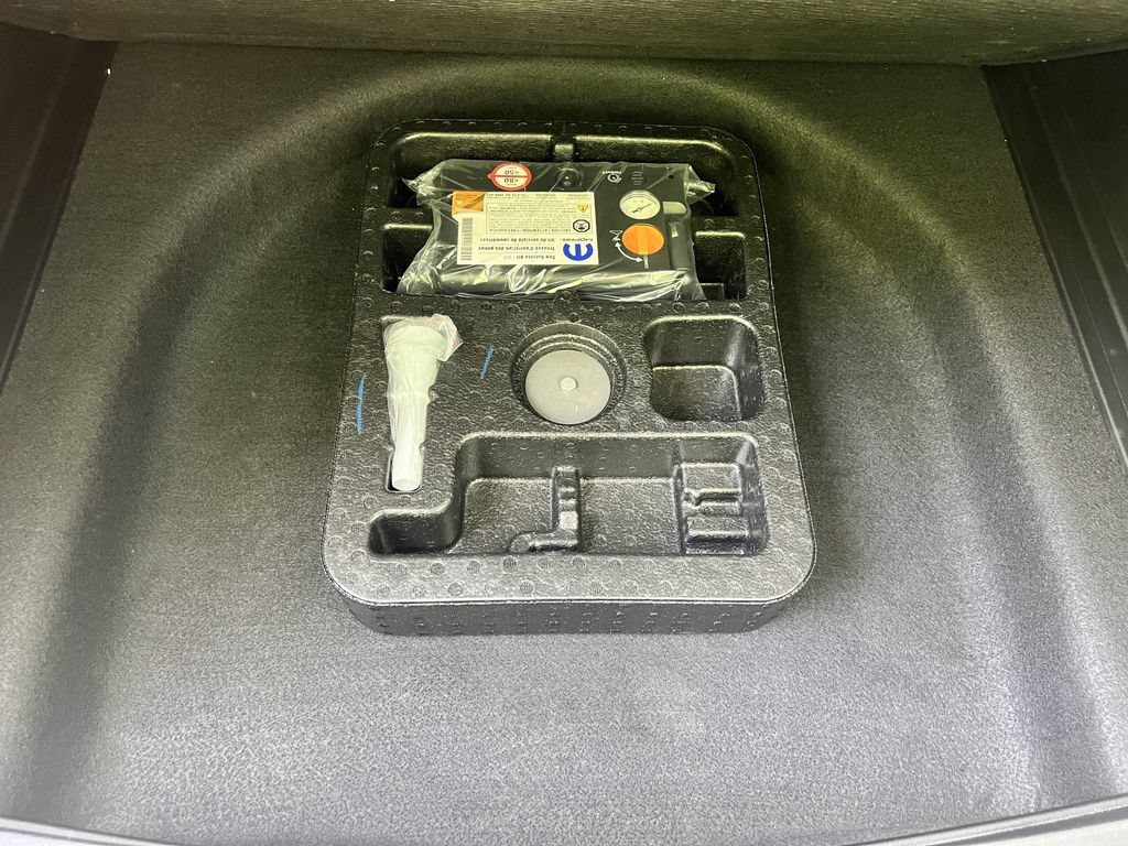 Certified 2025 Jeep Compass Limited AWD/4WD image 18