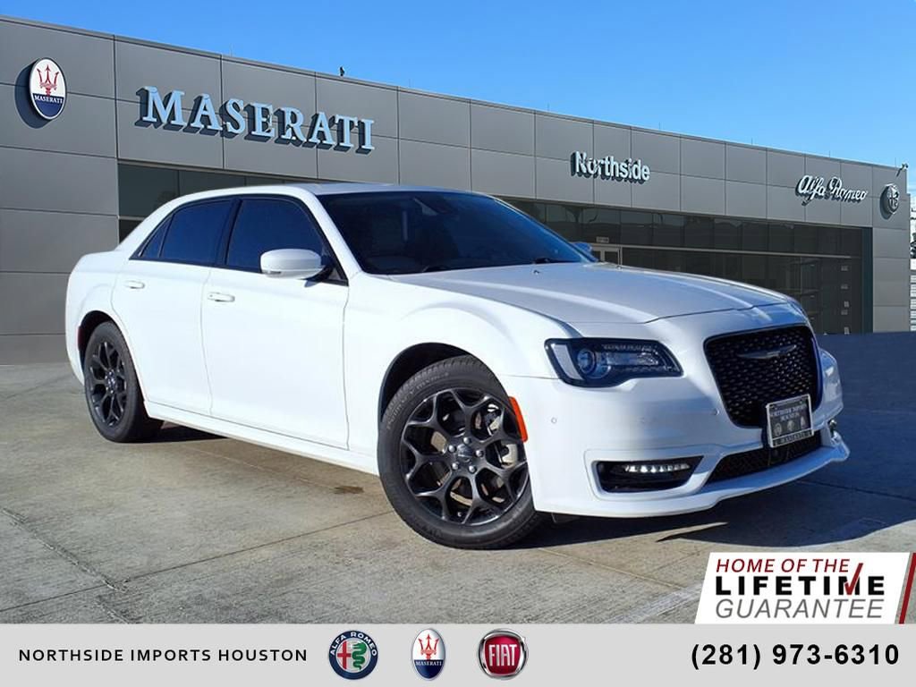 Used 2023 Chrysler 300 Touring L w/ Popular Equipment Group image 1