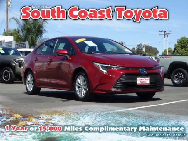 Used 2025 Toyota Corolla LE w/ LE Premium Package FWD image 1