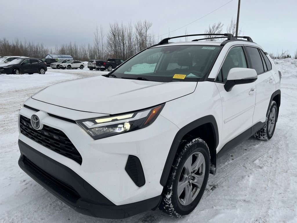 Used 2022 Toyota RAV4 XLE image 1