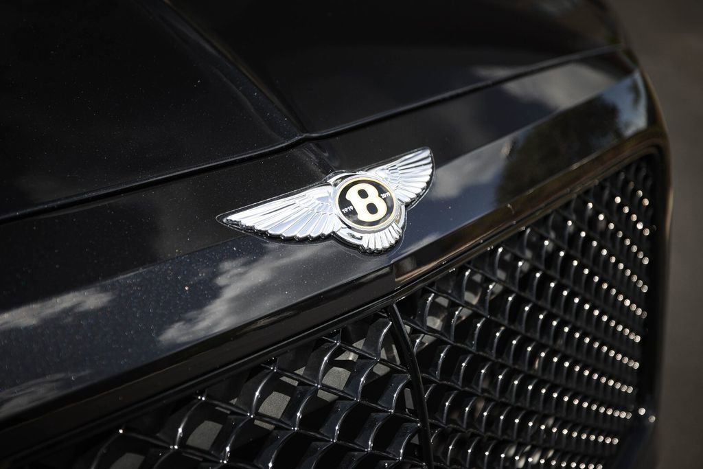 Used 2019 Bentley Bentayga image 11
