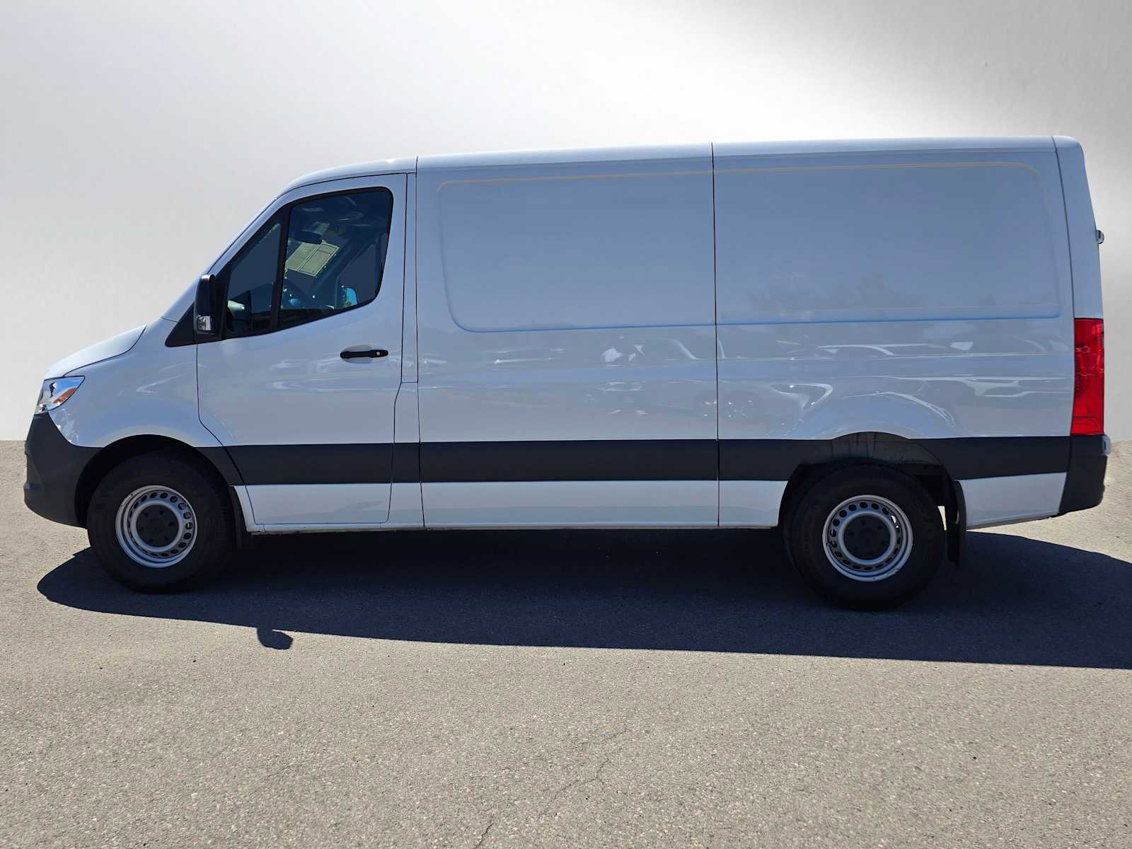 Used 2025 Mercedes-Benz Sprinter 2500 image 6