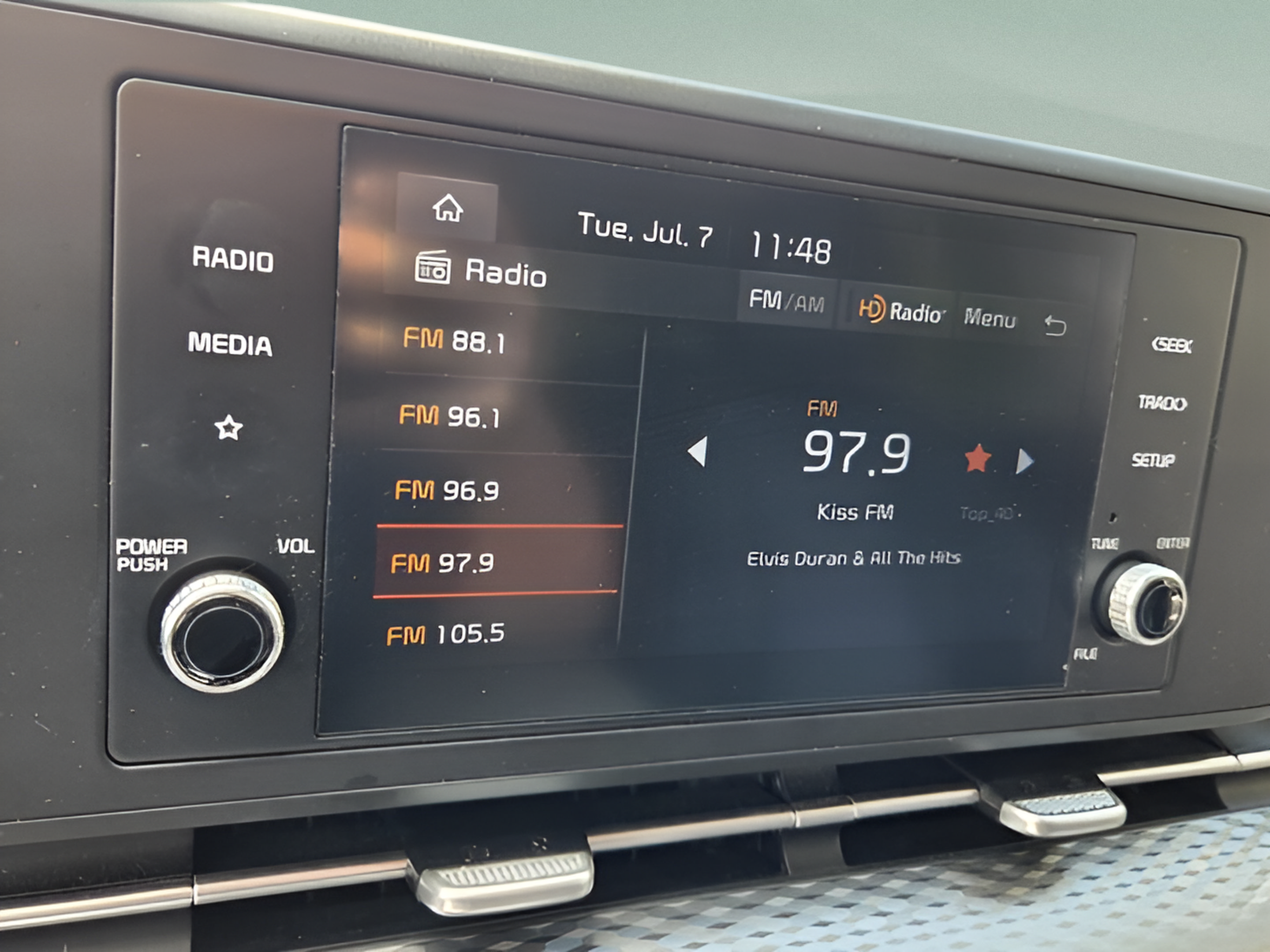 Used 2023 Kia Carnival LX FWD image 18