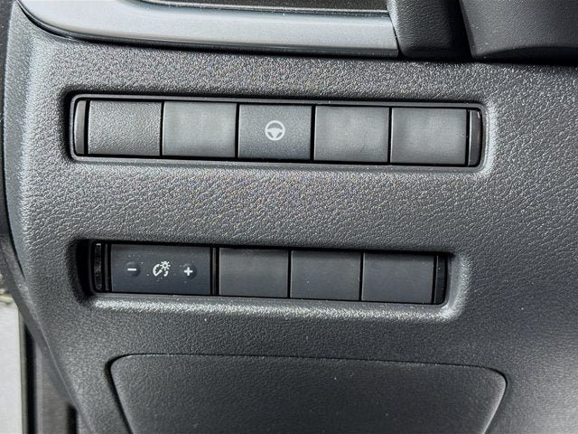 Used 2022 Nissan Rogue SV AWD/4WD image 10