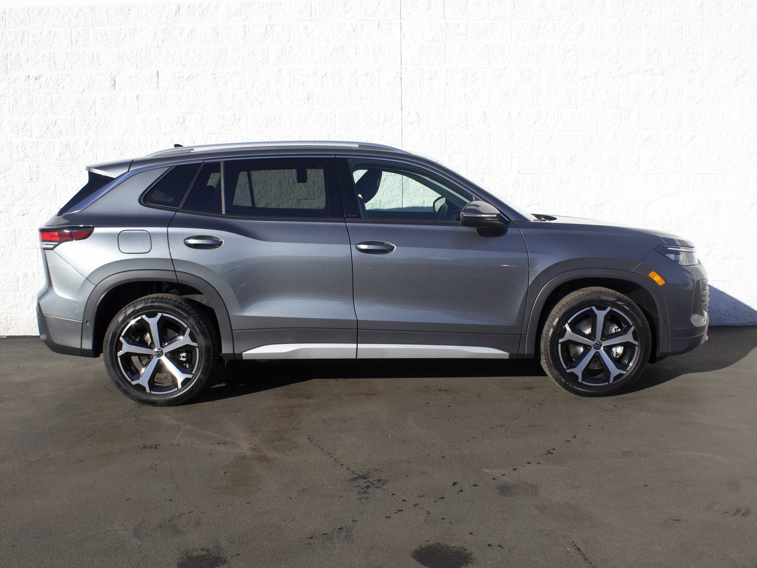 New 2026 Volkswagen Tiguan SE AWD/4WD image 8