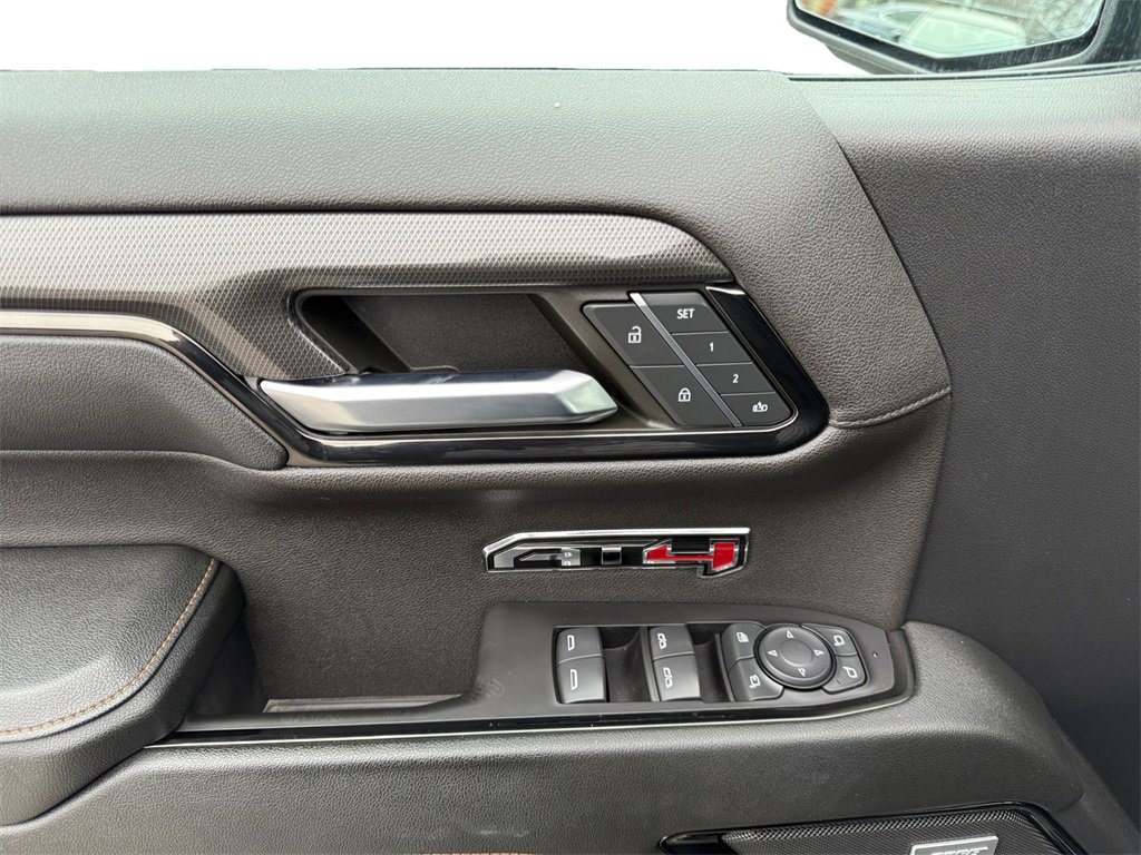 Used 2023 GMC Sierra 1500 AT4 w/ AT4 Preferred Package image 11