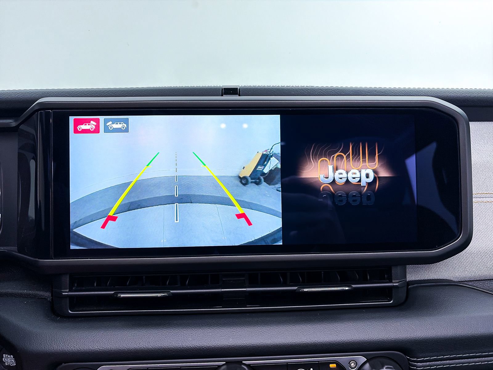 Used 2024 Jeep Wrangler Sahara w/ Technology Group image 9