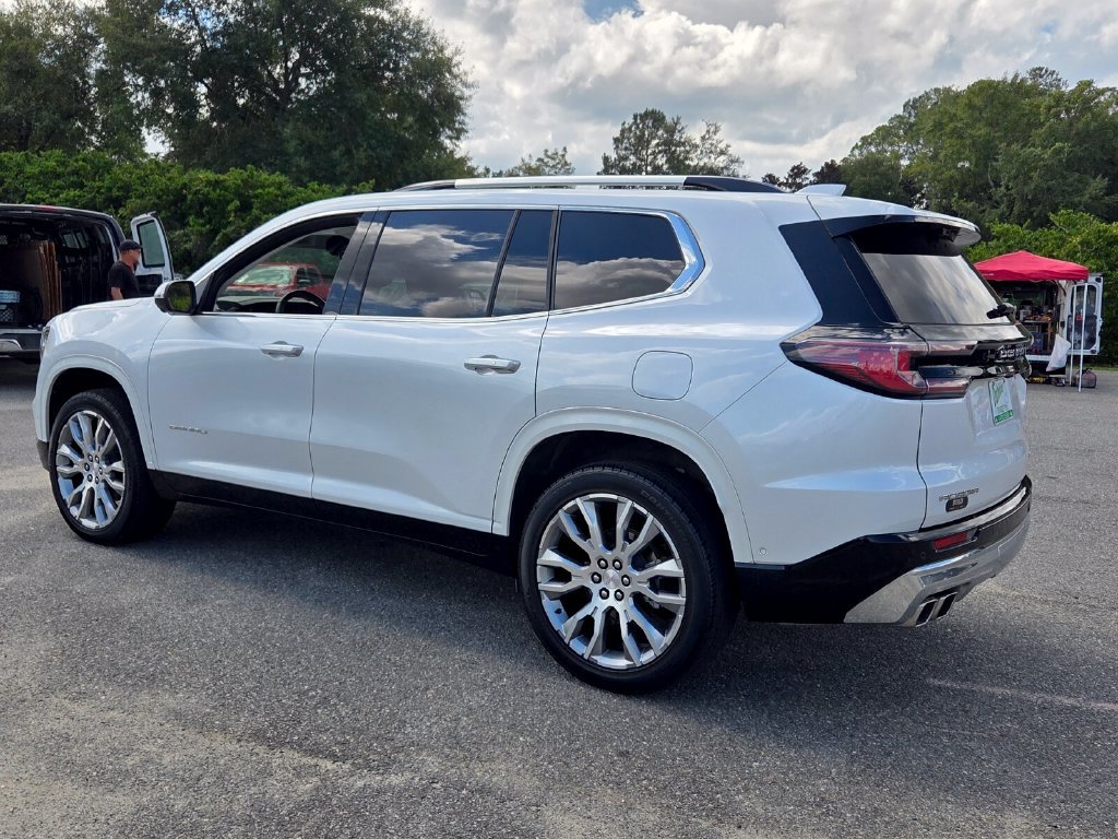 Certified 2025 GMC Acadia Denali w/ Super Cruise Package FWD image 8