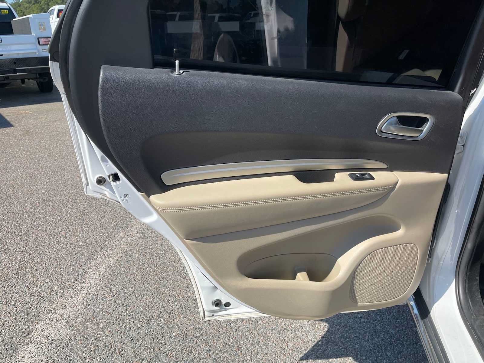 Used 2019 Dodge Durango SXT w/ 3rd Row Seating Group AWD/4WD image 19