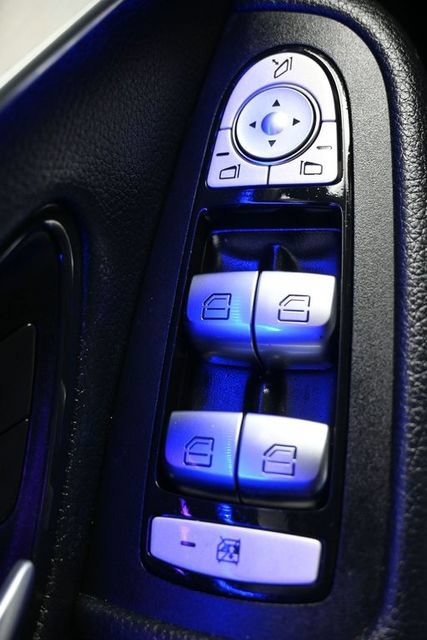 Used 2022 Mercedes-Benz GLC 300 image 25