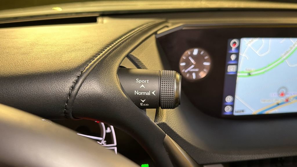 Used 2019 Lexus ES 350 Ultra Luxury w/ Accessory Package 2 image 32
