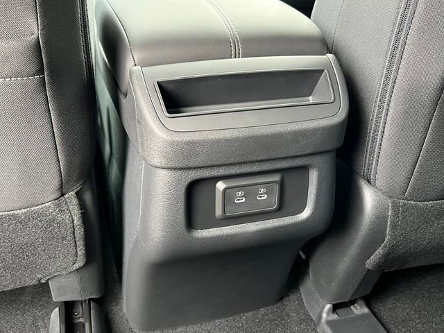 New 2026 Nissan Pathfinder SV image 32