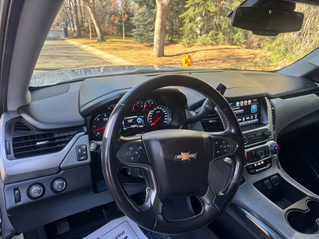 Used 2020 Chevrolet Suburban LT AWD/4WD image 17