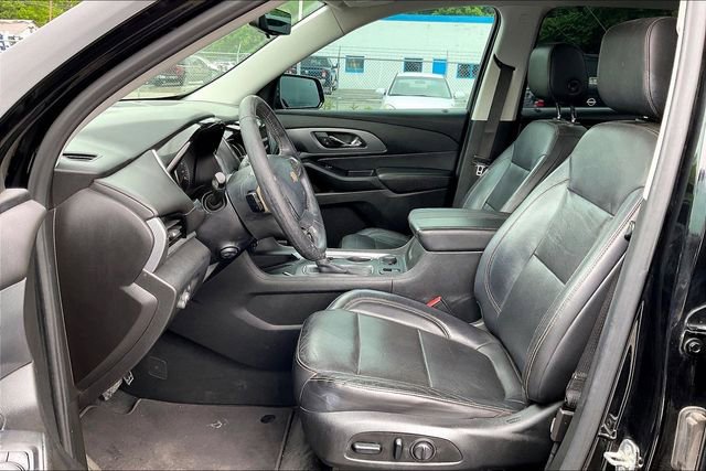 Used 2020 Chevrolet Traverse Premier w/ Redline Edition FWD image 9