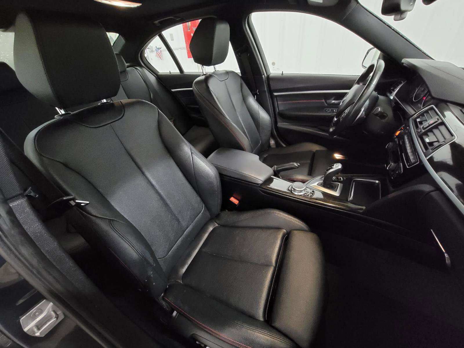 Used 2018 BMW 330i xDrive Sedan w/ Convenience Package image 28