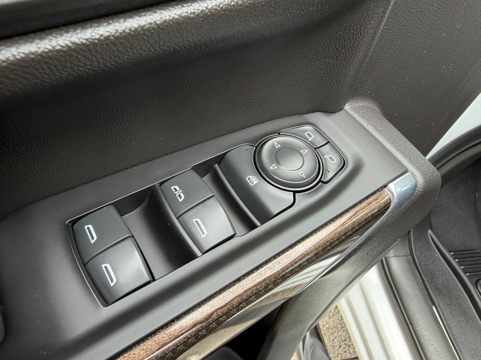 Used 2022 Chevrolet Silverado 1500 LT w/ All Star Edition Plus AWD/4WD image 15