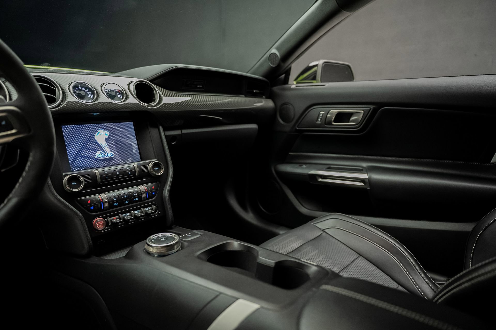 Used 2020 Ford Mustang Shelby GT500 w/ Technology Package image 45