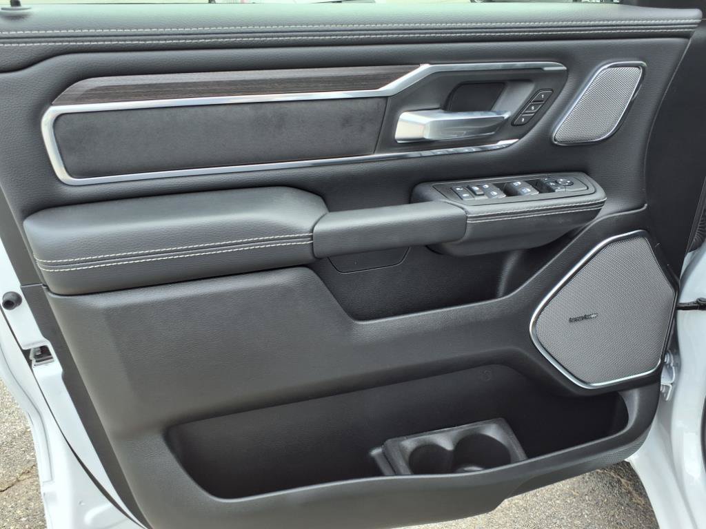Used 2025 RAM 1500 Laramie AWD/4WD image 8