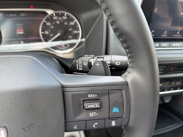 Used 2025 Nissan Rogue SV w/ SV Premium Package image 19